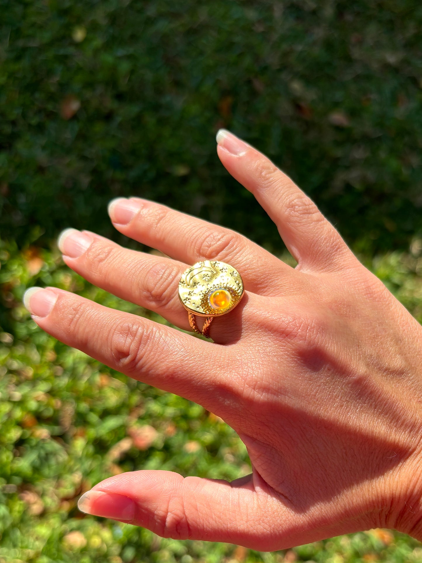 Mood Sea Glass™ Moon Ring