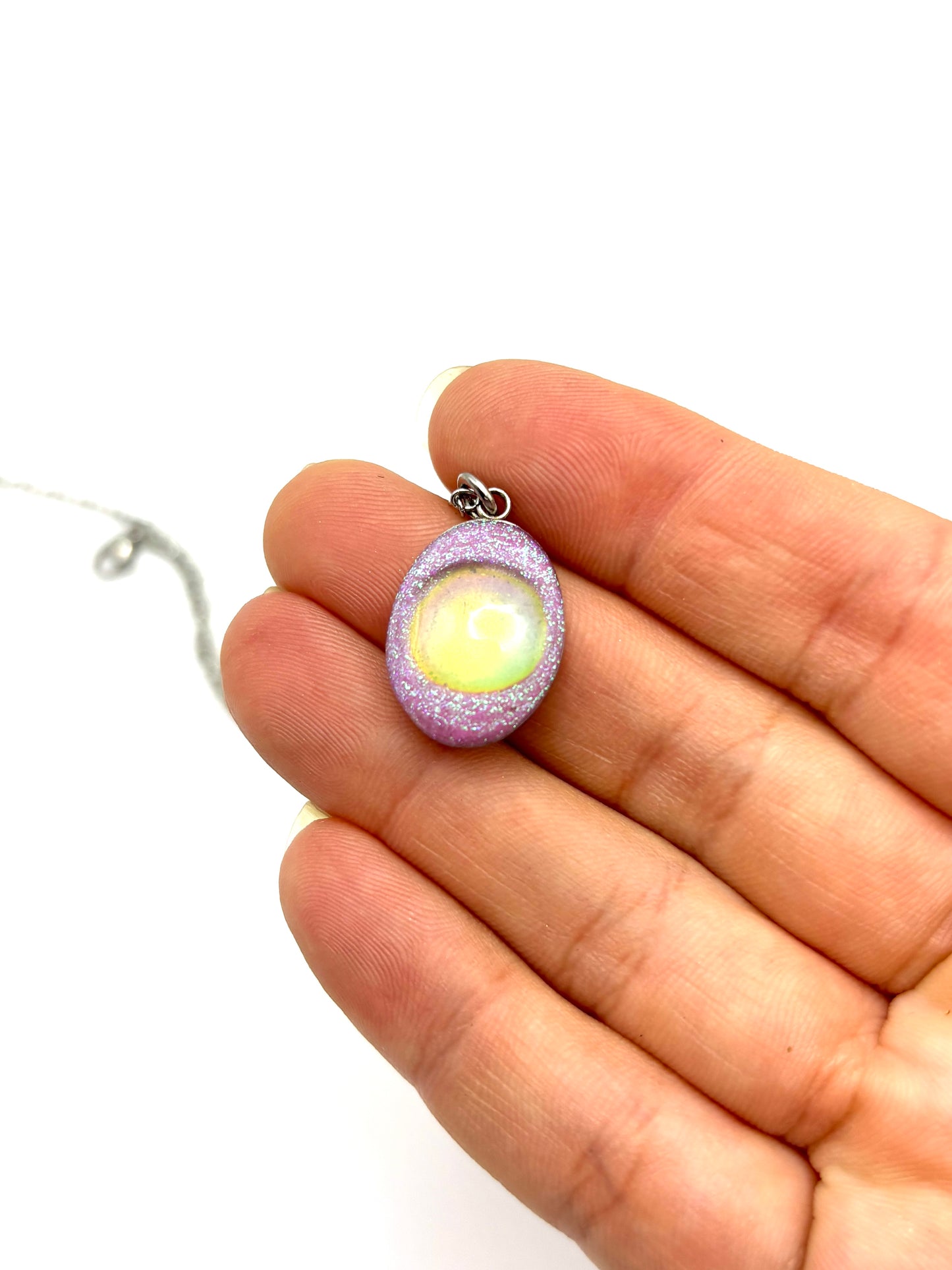 Mood Color Changing Pendant