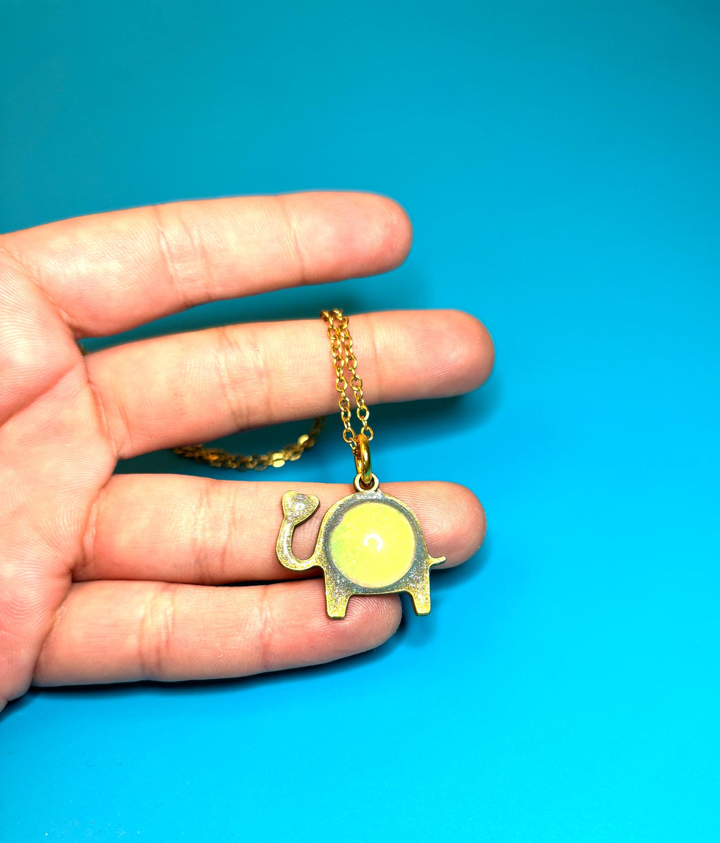 Mood Color Changing Pendant