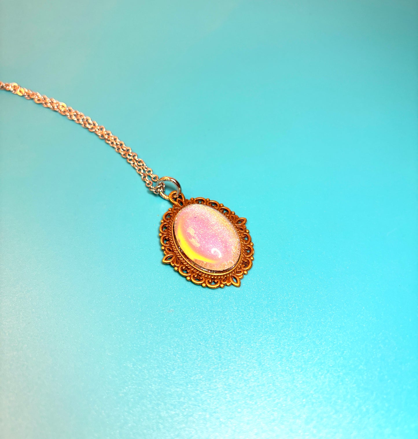 Mood Color Changing Pendant