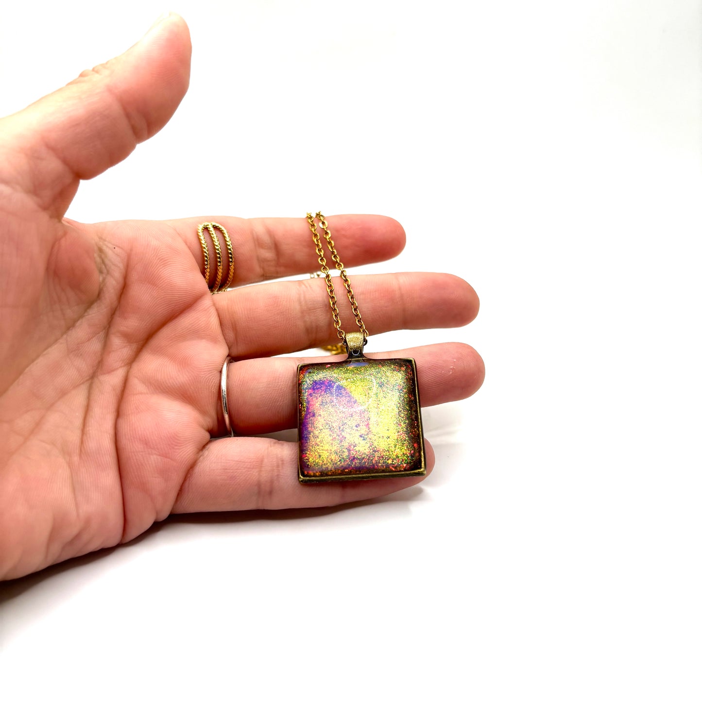 Mood Color Changing Pendant