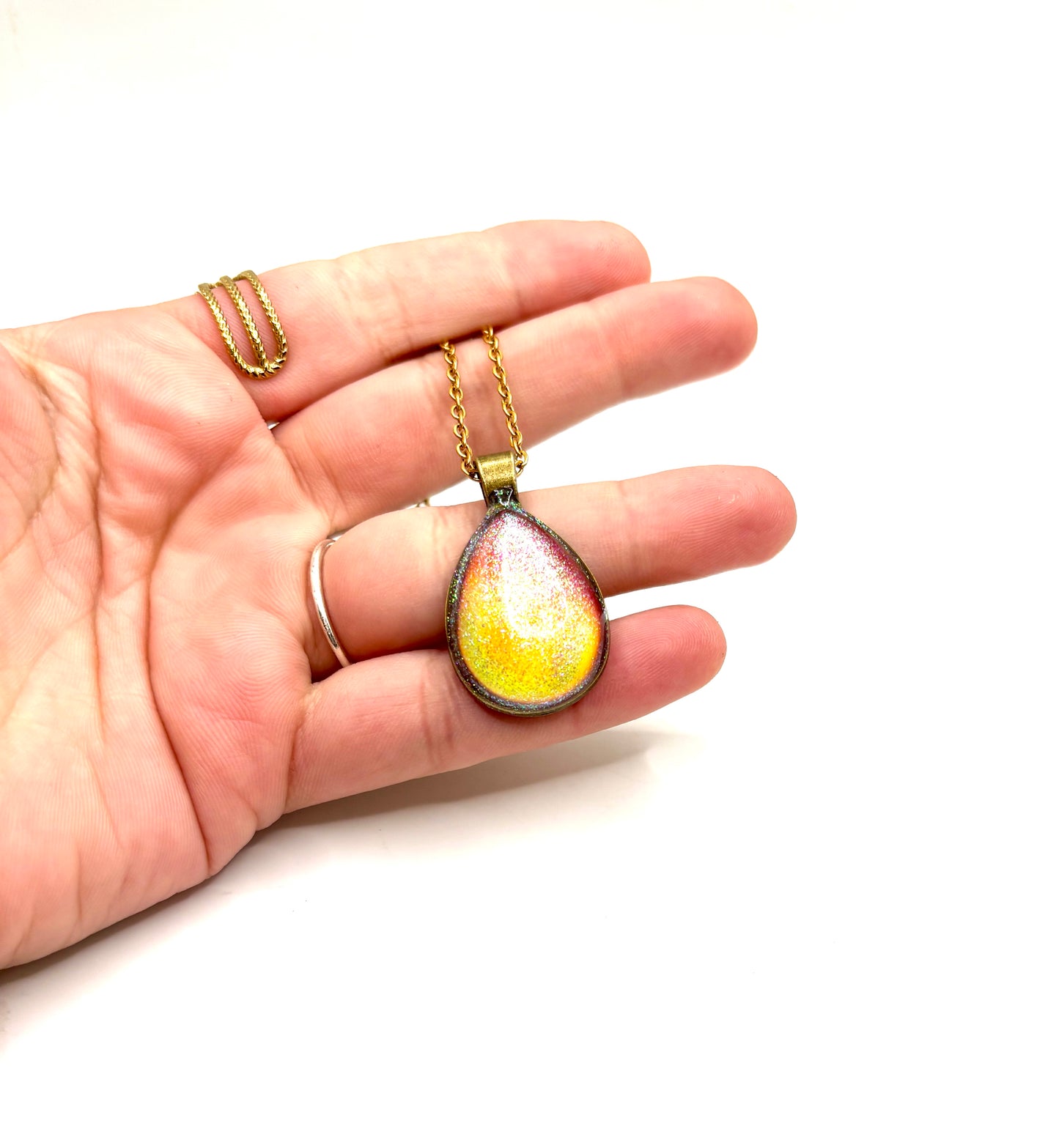 Mood Color Changing Pendant