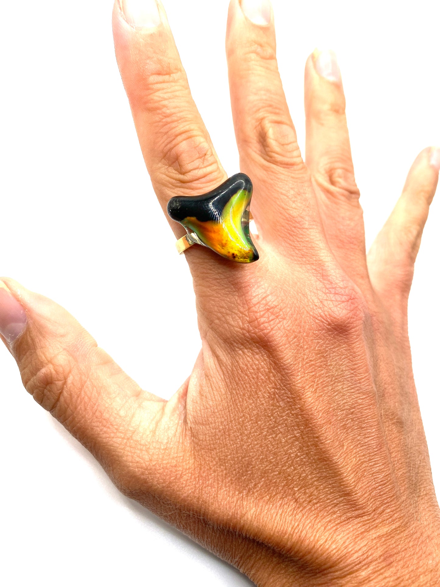 Mood Shark Tooth RIng