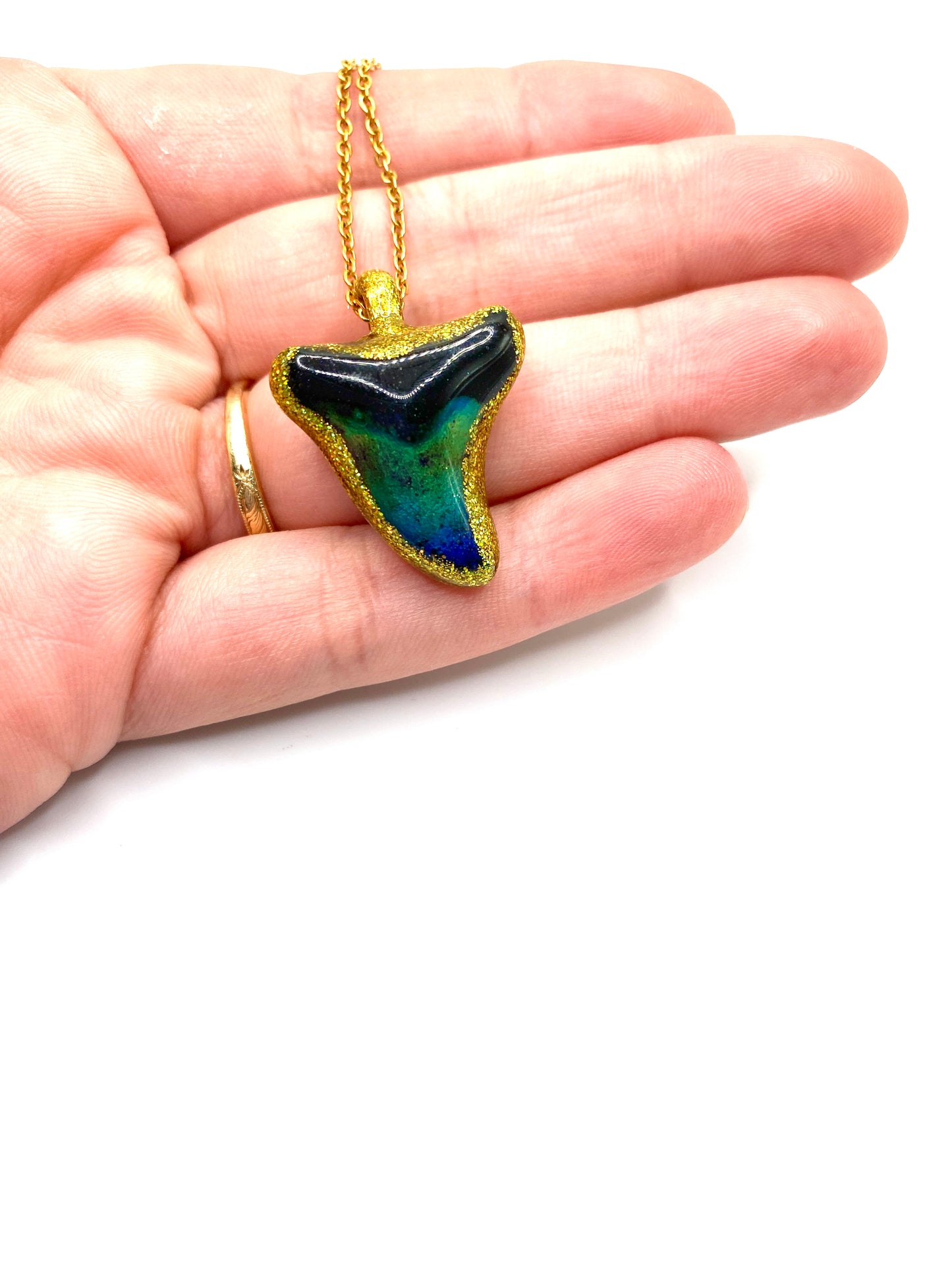 Sparkle Mood Shark Tooth