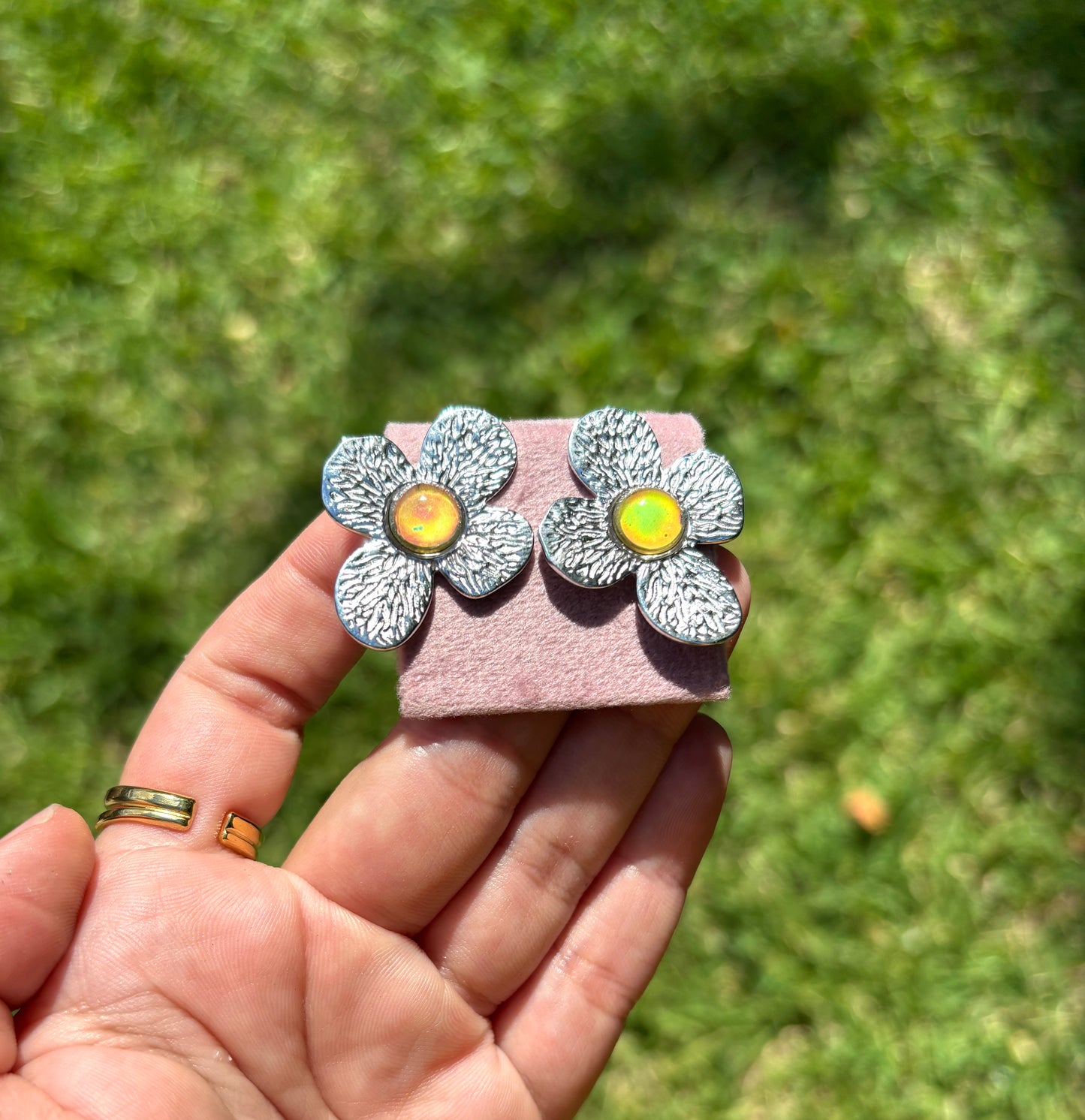 Mood Color Changing Flower Earrings