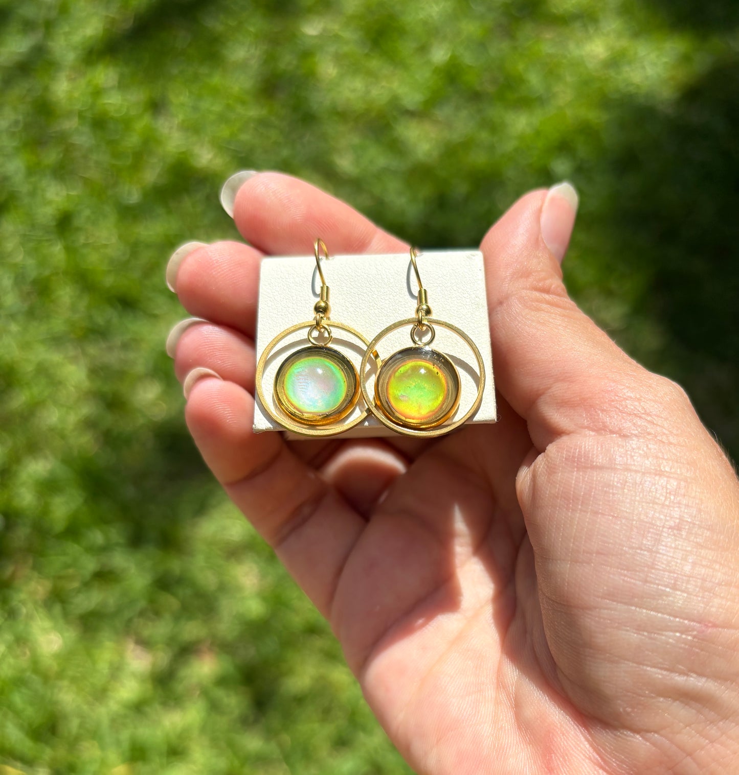 Mood Color Changing Circle Earrings