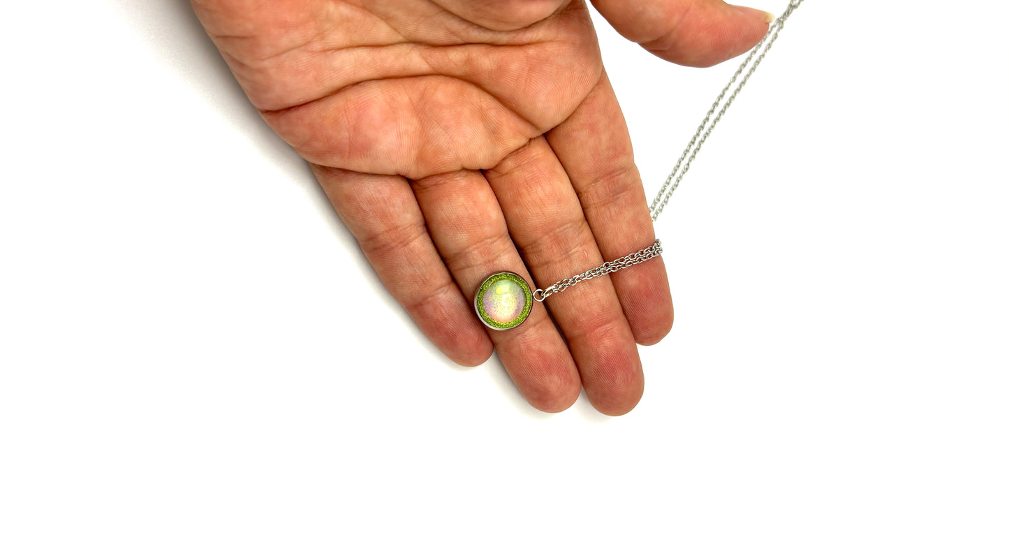 Mood Color Changing Glow Pendant