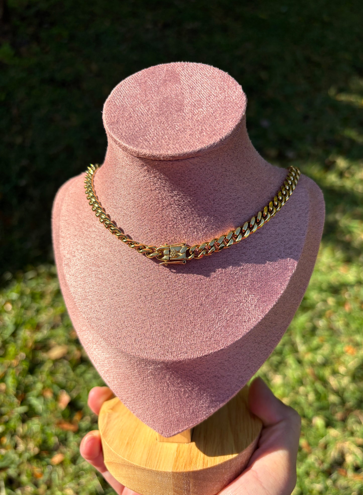 Curbed Gold Accent Chain