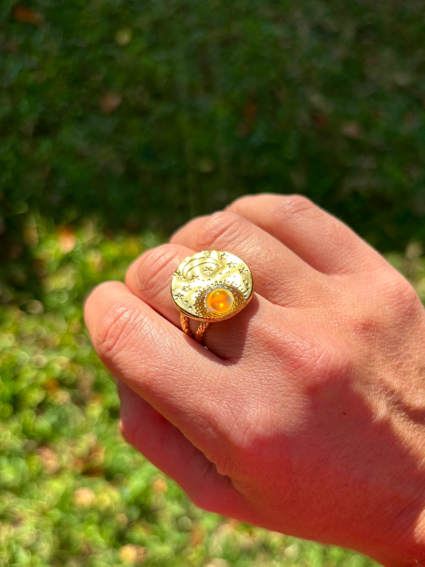 Mood Sea Glass™ Moon Ring