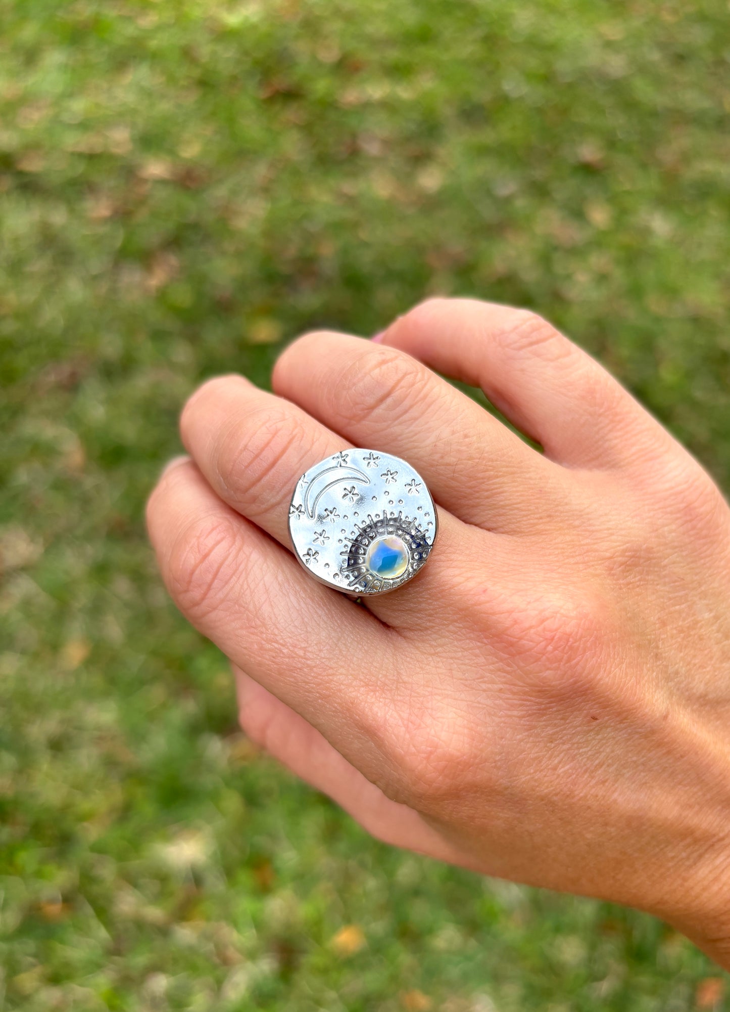 Mood Sea Glass™ Moon Ring