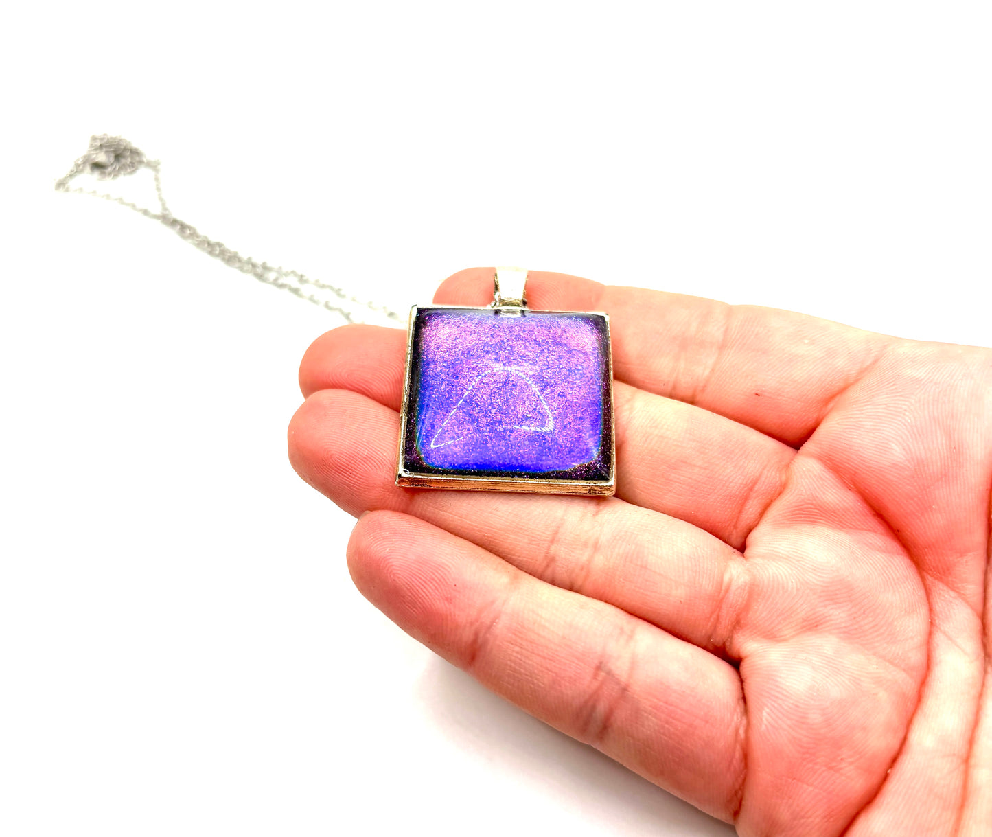 Mood Color Changing Pendant
