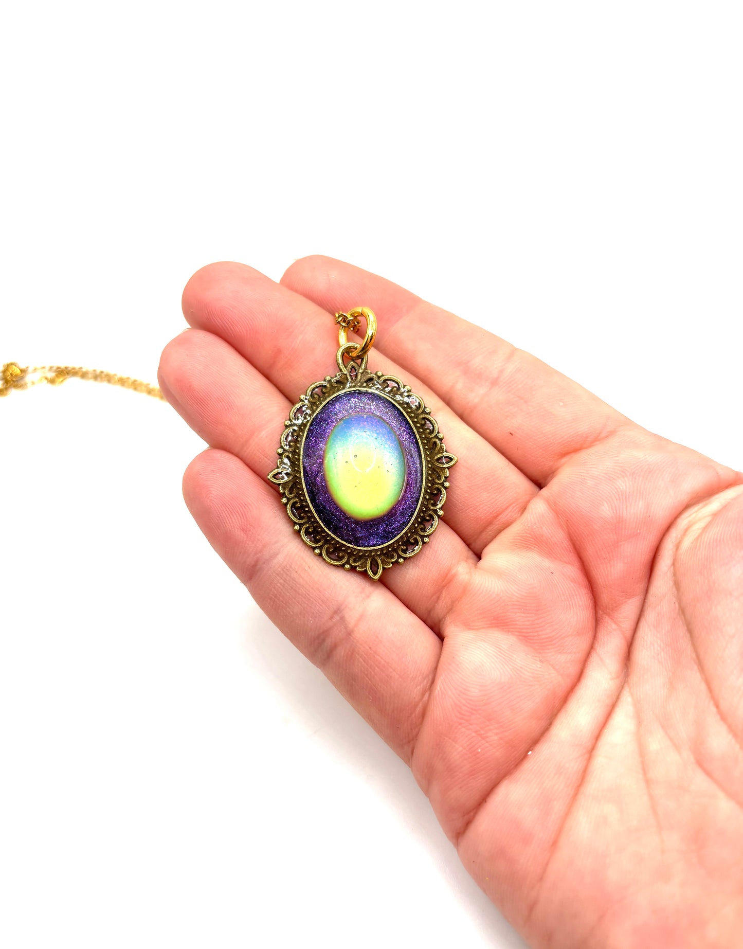 Mood Color Changing Pendant