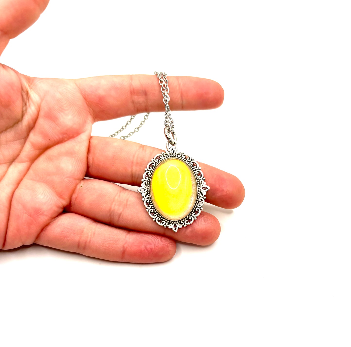 Mood Color Changing Pendant