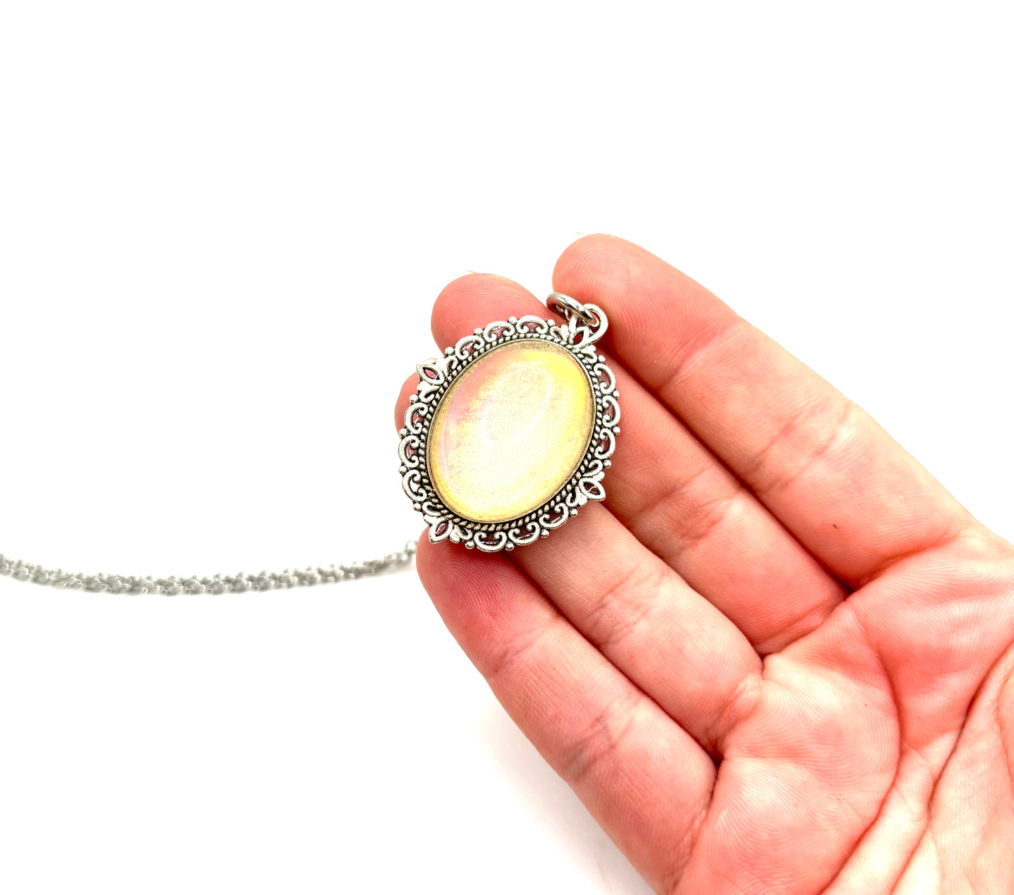 Mood Color Changing Pendant
