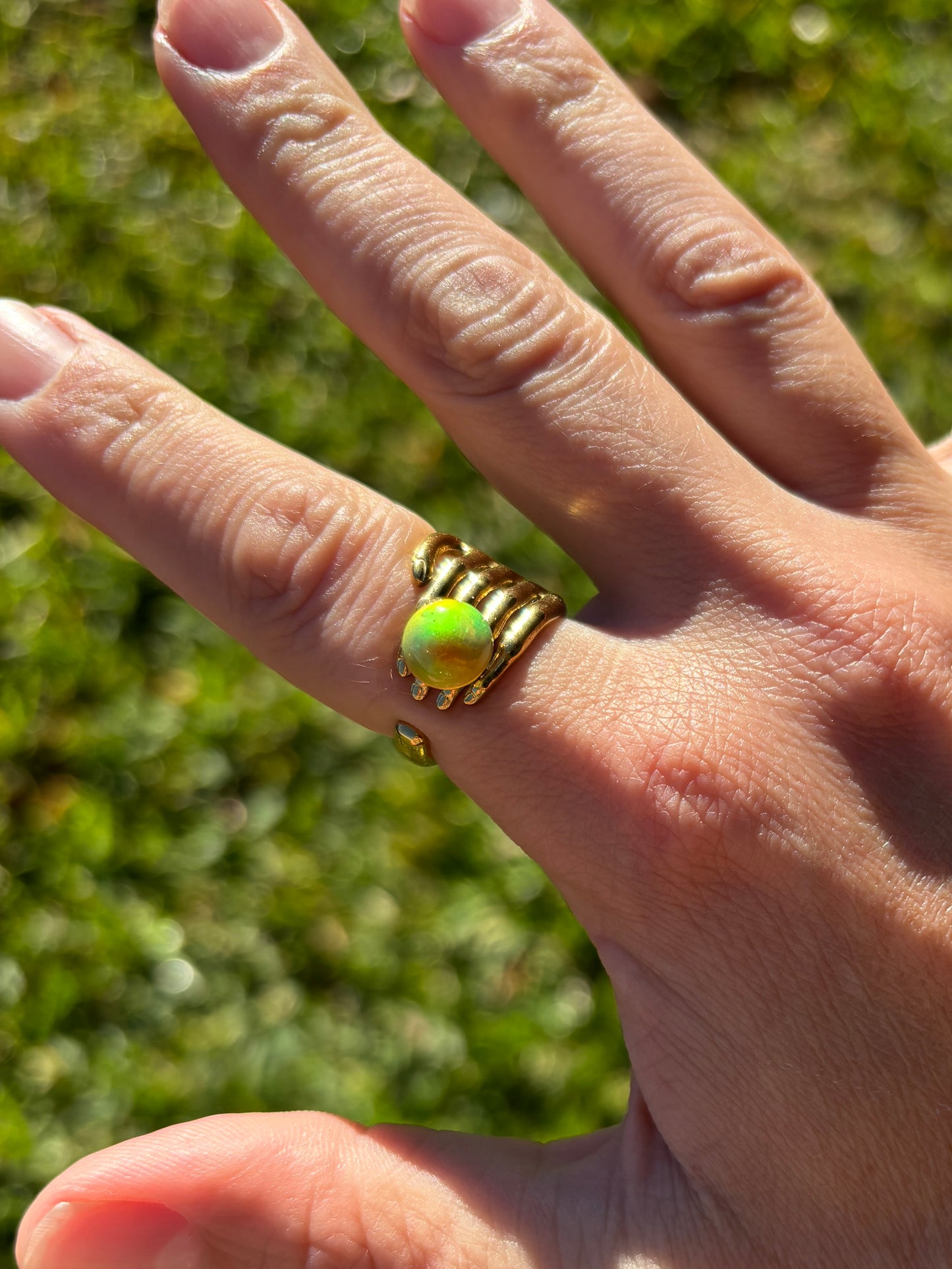 Mood Color Changing Hand Ring