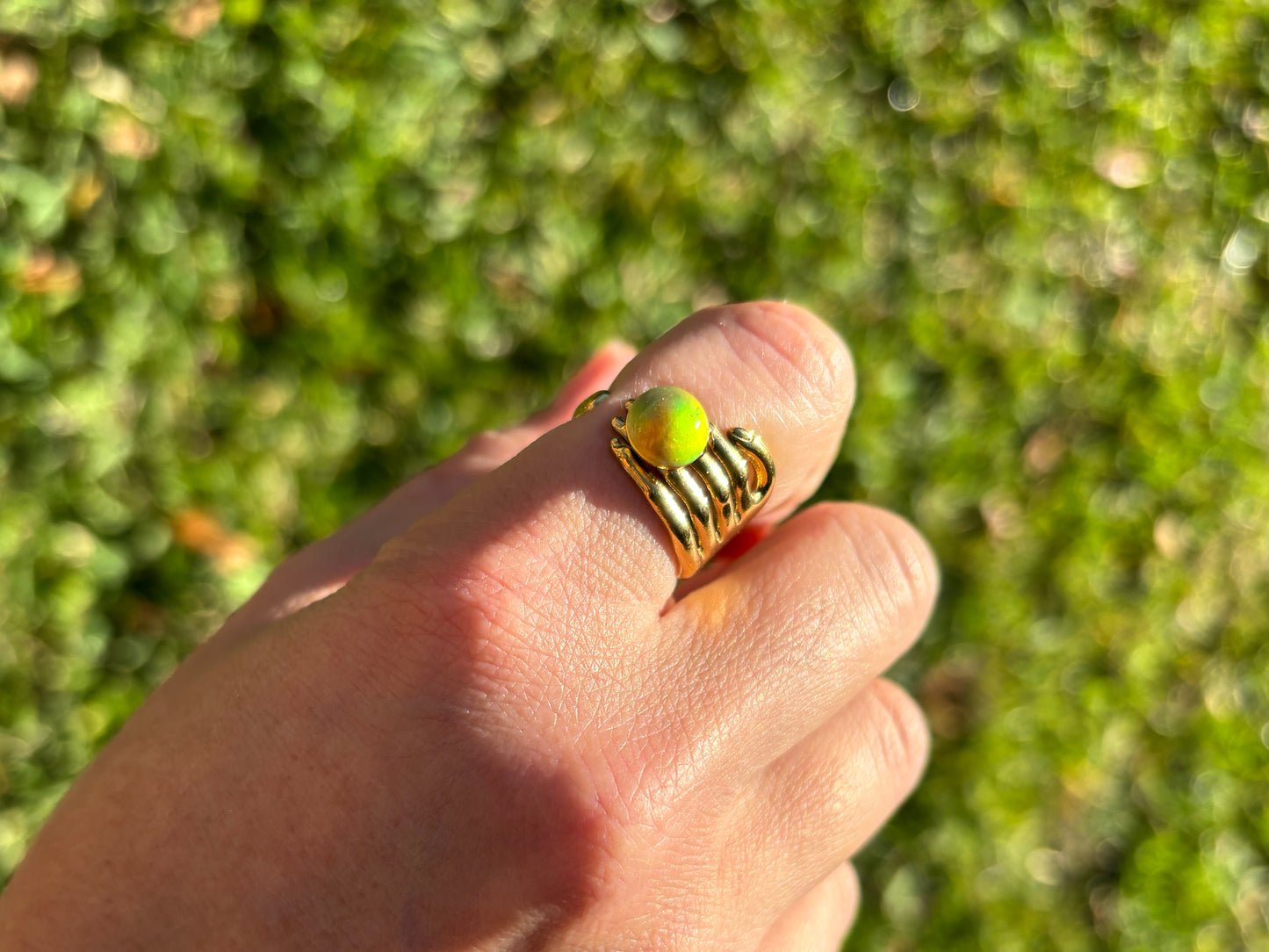 Mood Color Changing Hand Ring