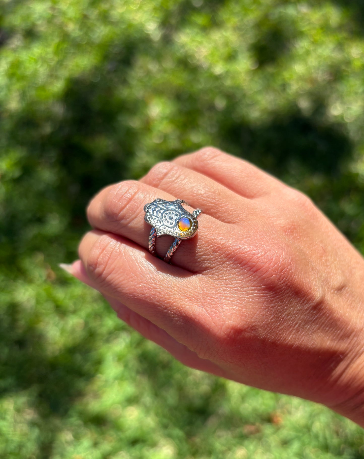 Mood Sea Glass™ Hamsa Ring