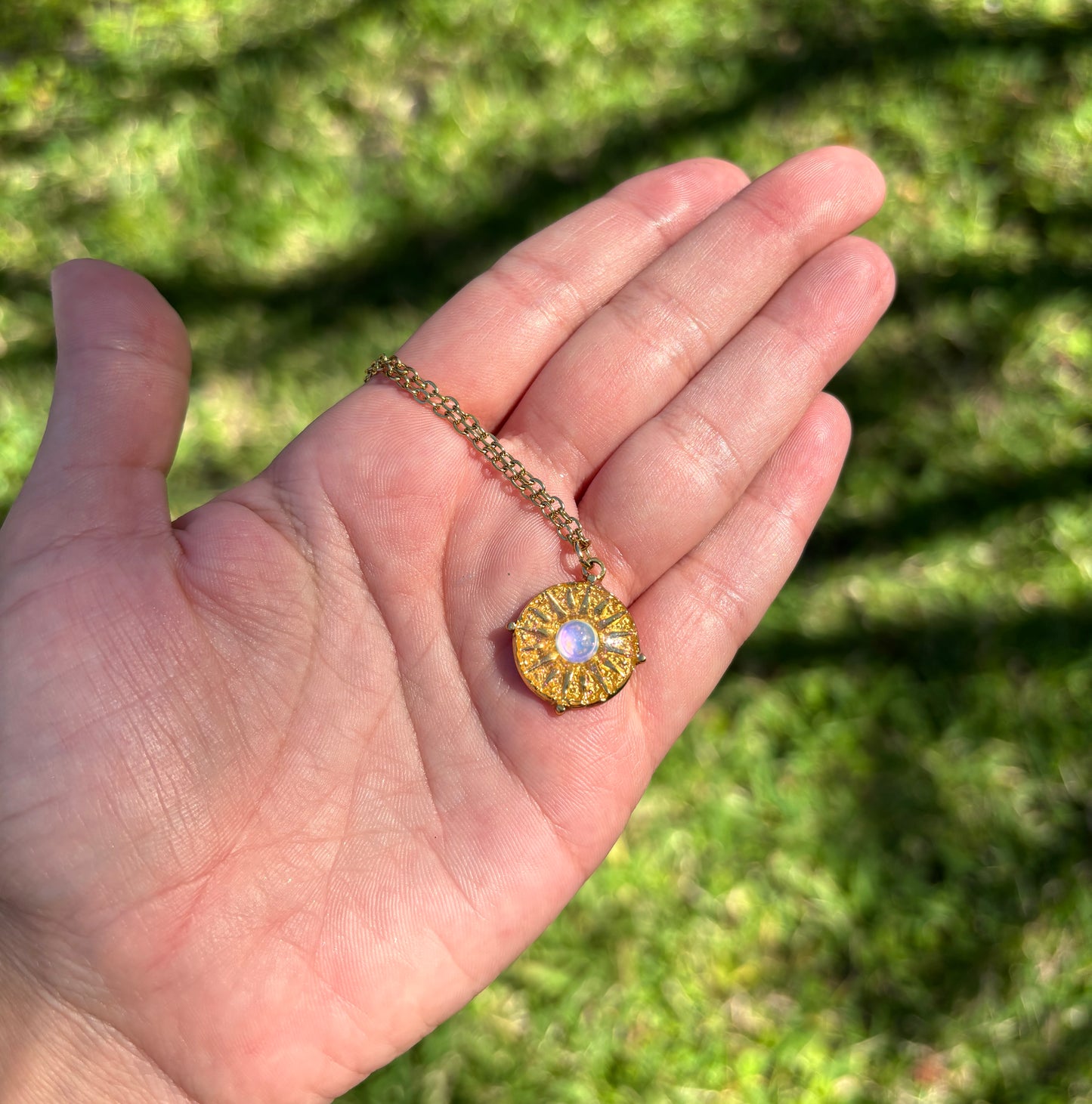 Mood Color Changing Pendant