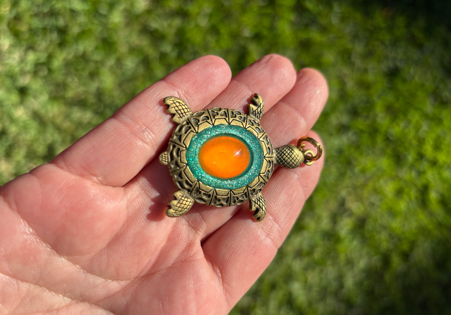 Mood Color Changing Turtle Pendant