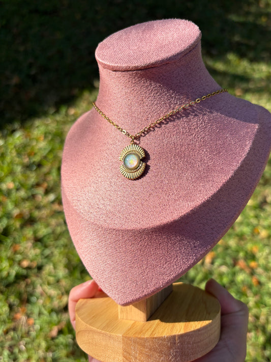 Mood Color Changing Pendant